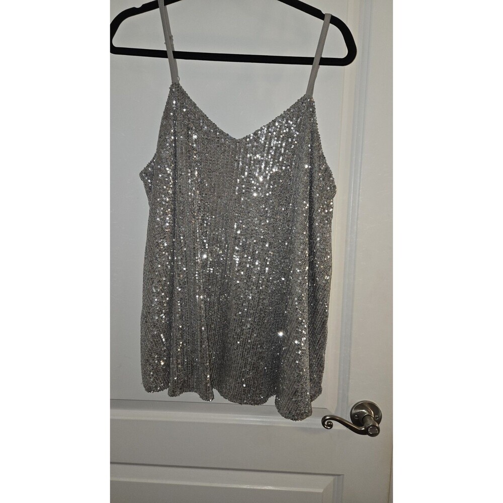 Torrid Sophie Swing Silver Sequin Camisole Size 1X Eras Glam Feminine Party NWT